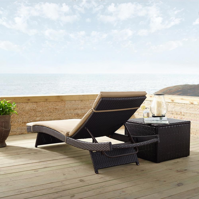 Biscayne Outdoor Wicker Chaise Lounge in Mocha/Brown – Modern & Durable Patio Furniture